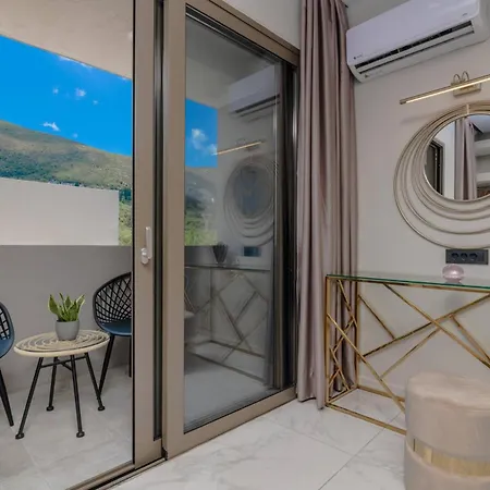 Rua Luxury * אליקס