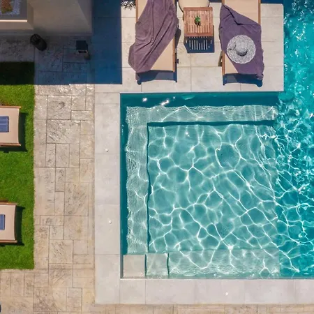 Rua Luxury Villa *